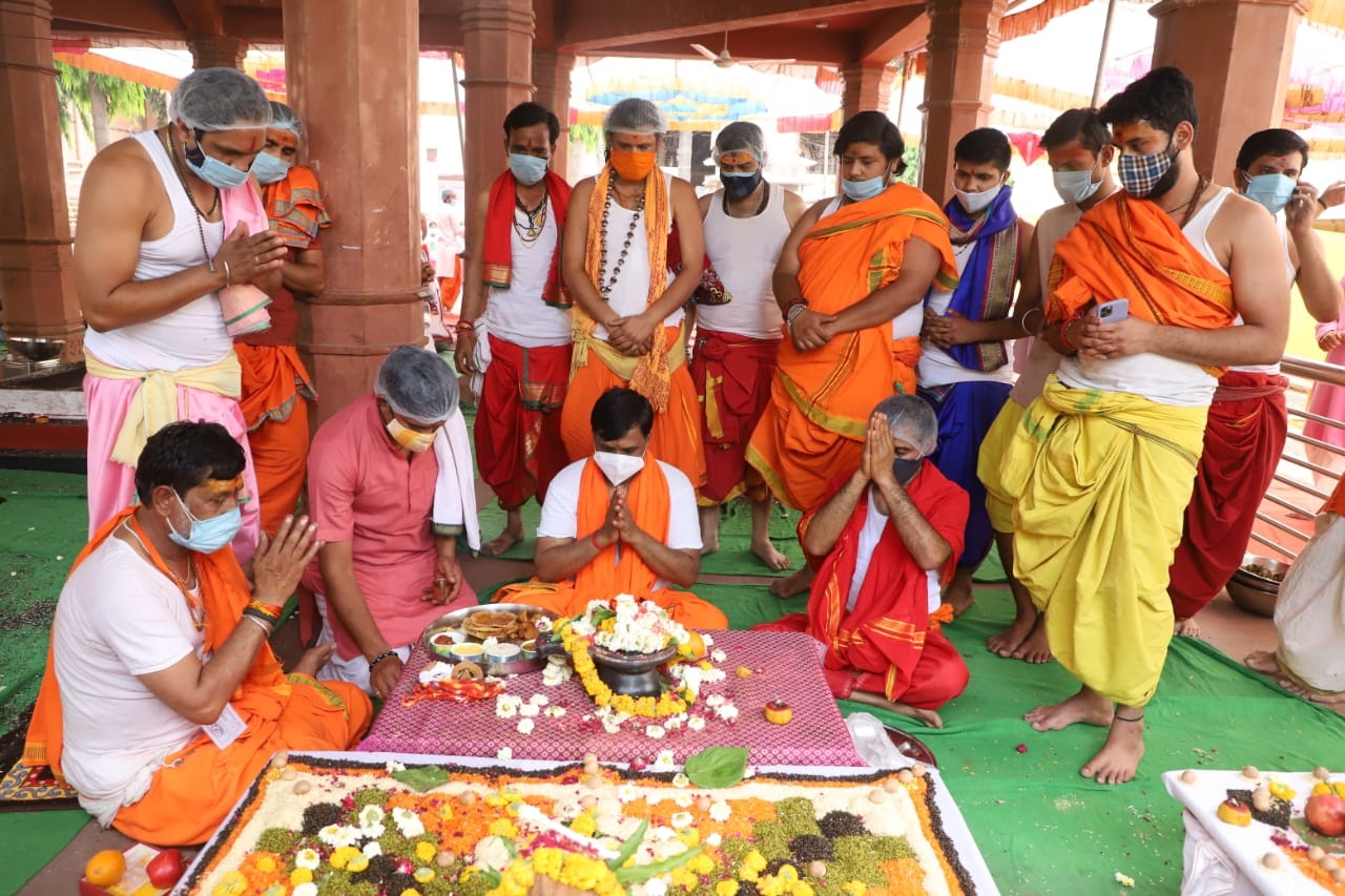 कोरोना से मुक्ति के लिए महाकाल से प्रार्थना: अतिरुद्र महामृत्युंजय अनुष्ठान का समापन, दशांश आहुतियां दी