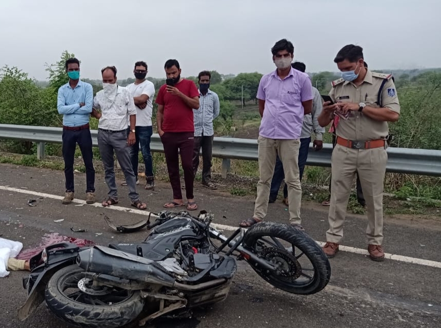 bike accident chintaman road