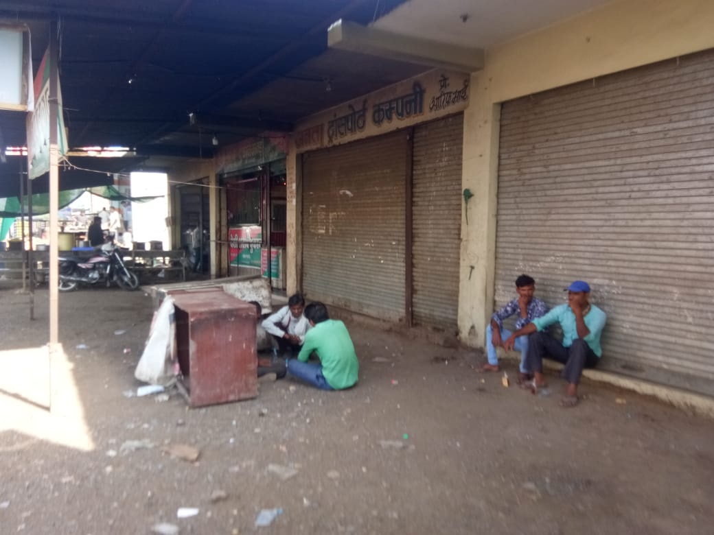 पुलिस मौन: कानड़ क्षेत्र में खुलेआम डायरी बनाकर बेची जा रही अवैध शराब