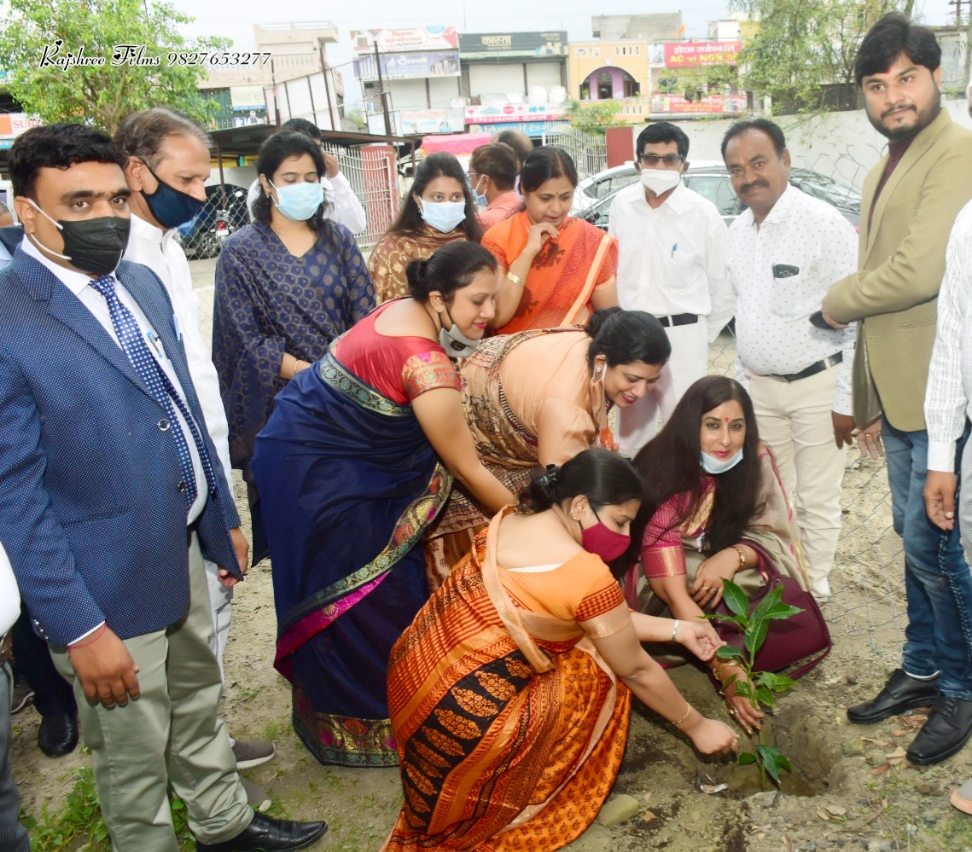 अभिभाषक संघ की लाइब्रेरी व वीसी रूम का जिला जज ने किया उद्घाटन