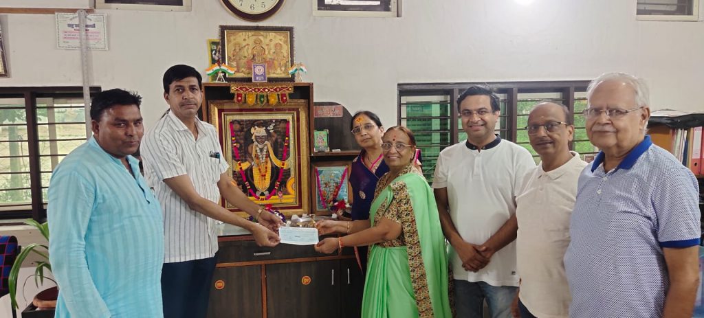 Tarana donation to school by ex student