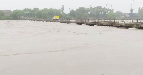 Lakhunda river flood