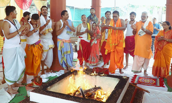 महाकाल मंदिर में उत्तम वर्षा के लिए कलेक्टर ने डाली आहुतियां