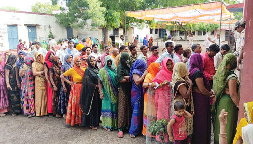 Panchayat chunav matdan ujjain 08 07 22