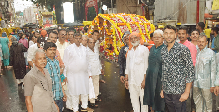 बाबा रामदेवजी के जन्मोत्सव पर निकला चल समारोह