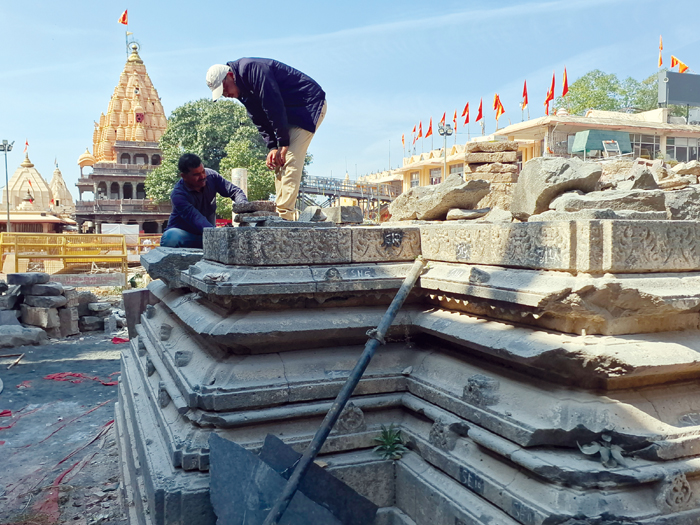 महाकाल परिसर में प्राचीन मंदिर का पुनर्निर्माण प्रारंभ