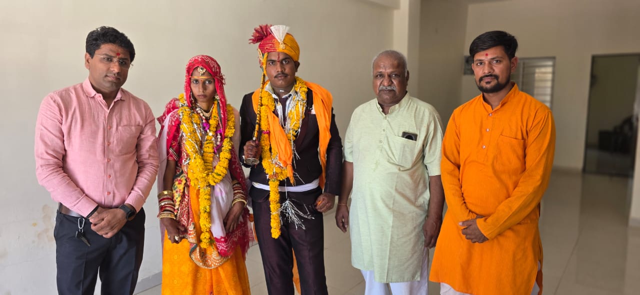 मंदिर समिति ने दिव्यांग दंपति का कराया निःशुल्क विवाह