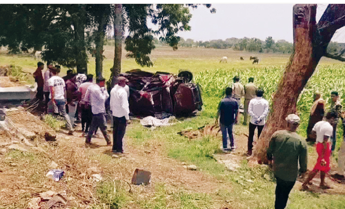 उज्जैन के पास सड़क हादसा