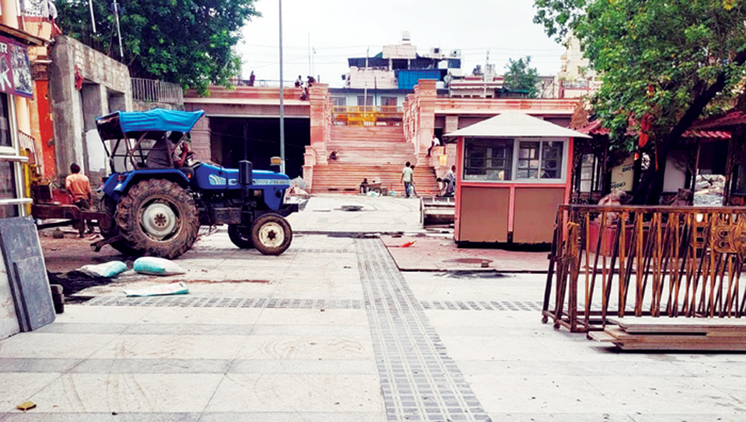 सावन में बस 4 दिन; महाकाल मंदिर परिसर में अधूरा निर्माण