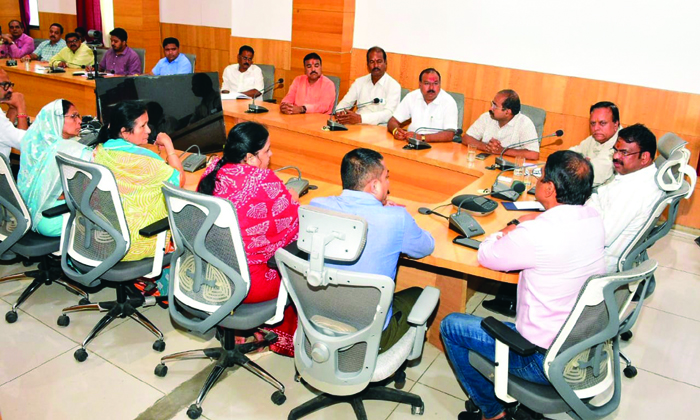 मानसून से पहले उज्जैन नगर निगम की ‘आधी-अधूरी’ तैयारी, महापौर की बैठक में सामने आई शहर की बदहाली!