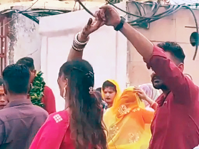 उज्जैन: महाकाल मंदिर में सावन आते ही रील्स बनाने और अशोभनीय वेशभूषा का ‘अधर्म’!