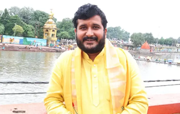 आस्ट्रेलिया में योग शिक्षक की 2 लाख रुपए महीने की नौकरी छोड़ संत बने