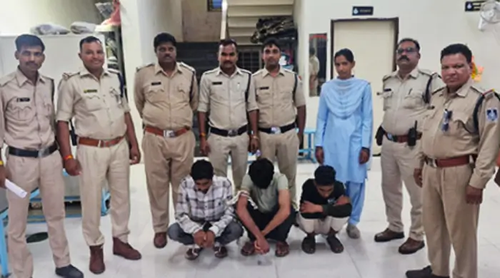 मंगलनाथ रोड से एमडी ड्रग्स की तस्करी में एक युवती सहित तीन आरोपी गिरफ्तार