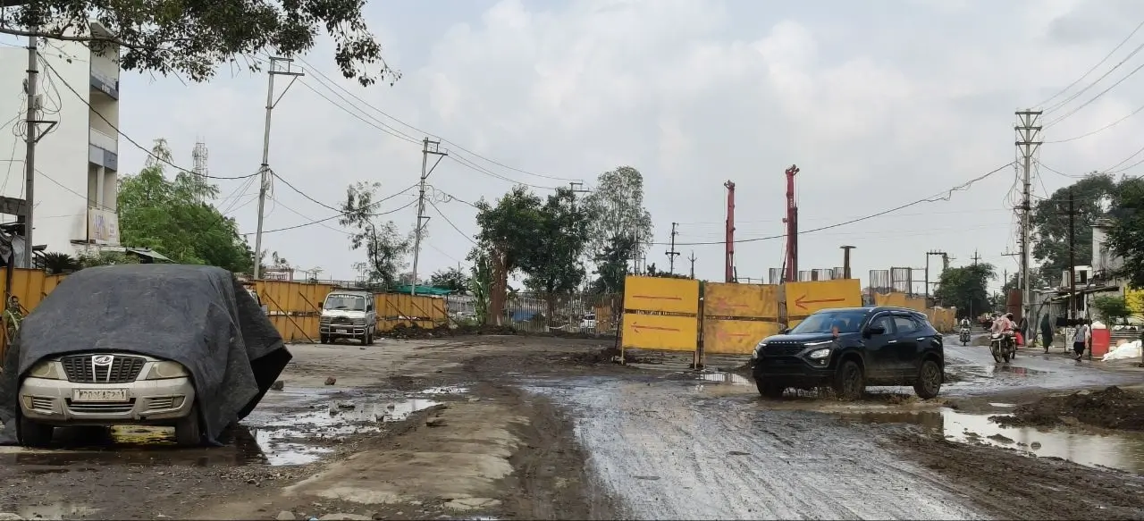 फोरलेन रेलवे ब्रिज तोड़ने की तैयारी अधूरी: 5 अक्टूबर की डेडलाइन पार, सुरक्षा व्यवस्थाएँ नहीं हुईं पूरी