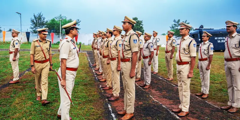 IGP ने पुलिस वाहनों के रखरखाव पर जताई कड़ी नाराज़गी, अधिकारियों को लगाई फटकार; बोले- “तनाव से दूर रहें”