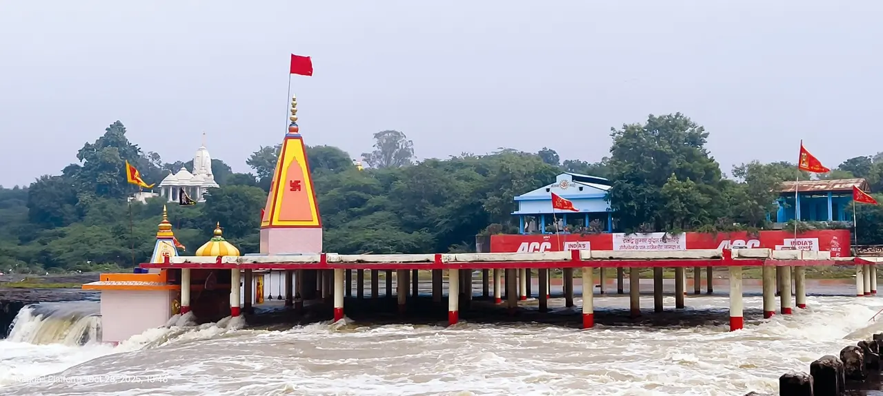 चंबल नदी उफान पर, बनबना तालाब लबालब, अमलावदिया में 30 वर्ष पुराना डेम टूटा