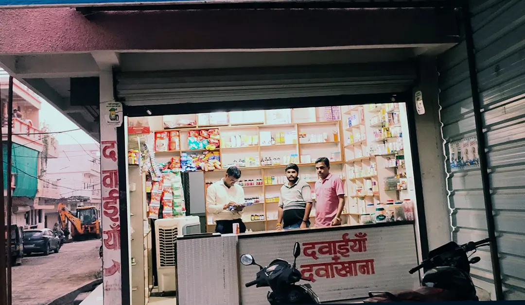 दवाओं के विक्रय में अनियमितता पर तीन मेडिकल स्टोर्स के लायसेंस निलंबित