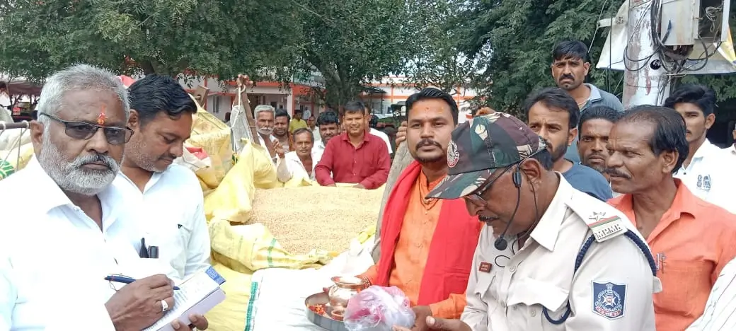 दिवाली बाद तराना मंडी में ‘पीला सोना’ बरसा! सोयाबीन 5151 रुपये प्रति क्विंटल बिका