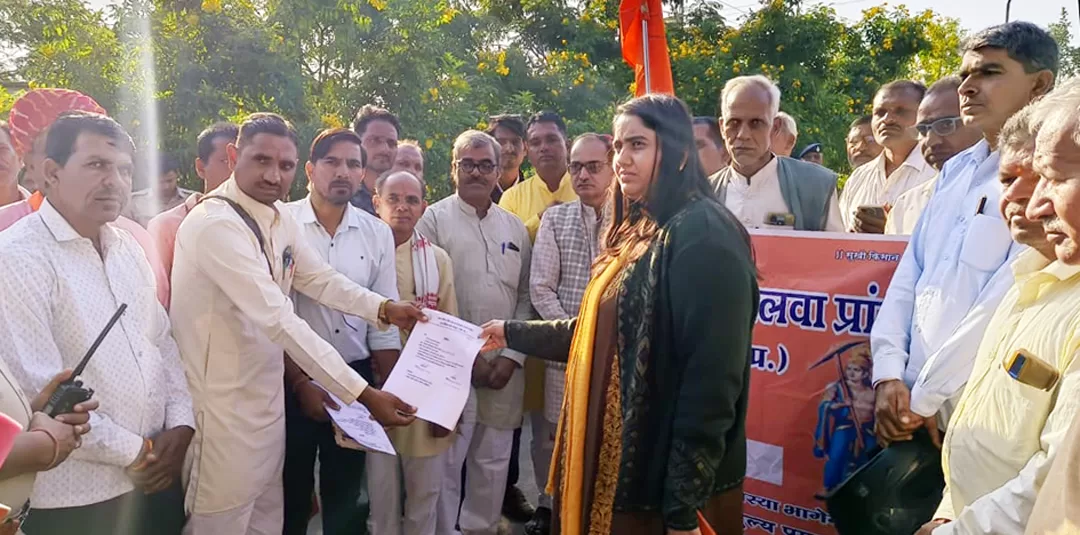 लैंड पूलिंग एक्ट के विरोध में भारतीय किसान संघ ने शाजापुर कलेक्टर को सौंपा ज्ञापन