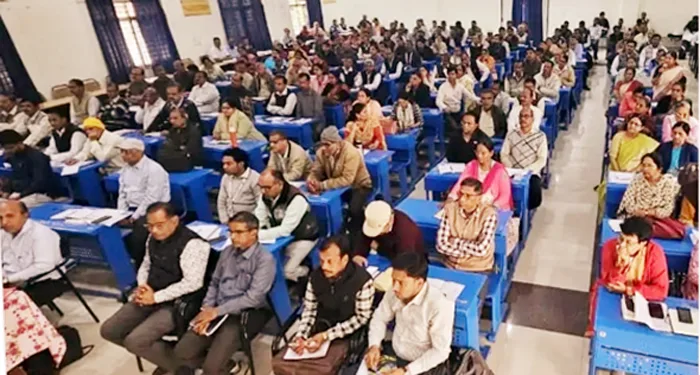 उज्जैन : कलेक्टर ने कम परिणाम वाले प्राचार्यों को दी चेतावनी दिसंबर तक सिलेबस पूरा करें