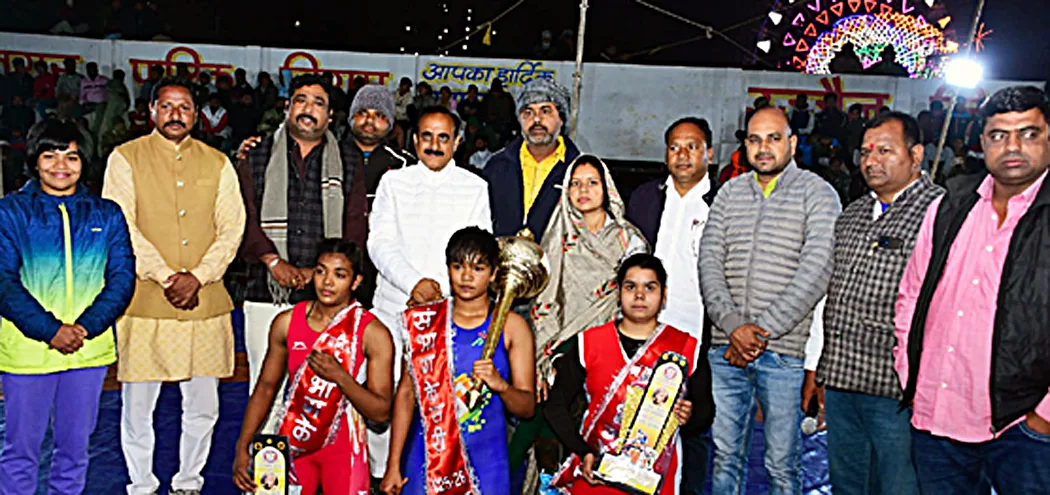 संभाग स्तरीय कुश्ती प्रतियोगिता में भूमिका शर्मा और रोहित प्रजापत विजेता