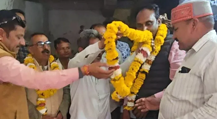 लैंड पुलिंग एक्ट निरस्त, किसान संघ ने मनाया जश्न