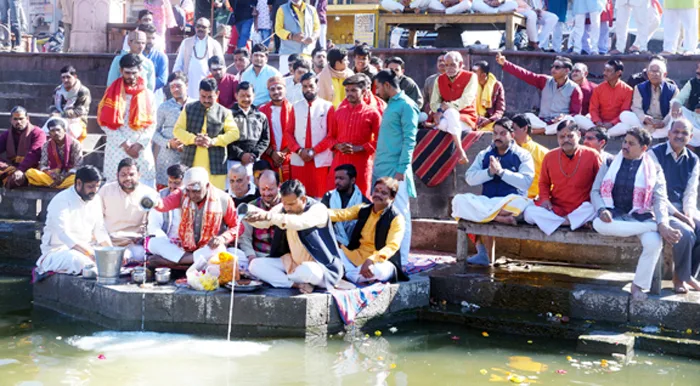 नदी के जल को दूषित बताने वालों को पुजारियों ने दिया संदेश, शिप्रा का जल है पवित्र और शुद्ध