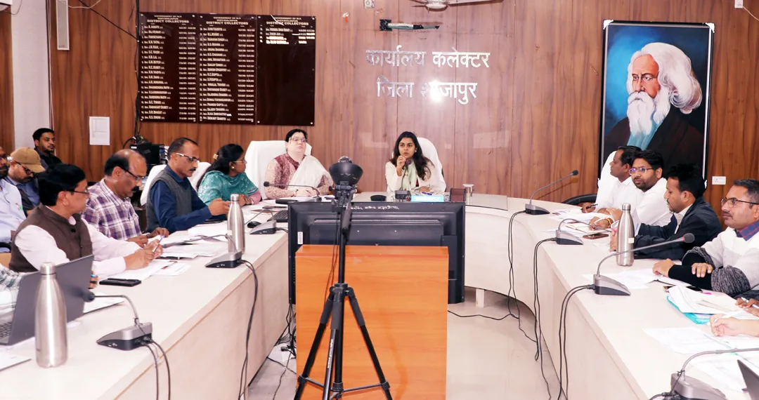 काम में लापरवाही और ख़राब प्रगति पर बड़ा एक्शन: 6 कर्मचारियों का वेतन काटने के निर्देश