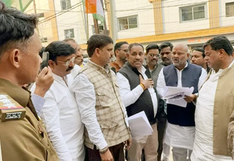 उज्जैन: कांग्रेस ने एडीएम को वार्डवाईज दी नाम काटने की जानकारी, थाने में सौंपे फर्जी शिकायतकर्ताओं के नाम