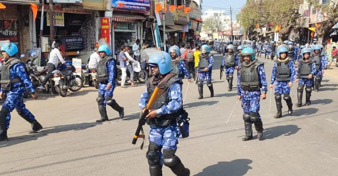 भोजशाला में बसंत पंचमी को लेकर सुरक्षा सख्त: 900 जवानों ने शहर में निकाला भव्य फ्लैग मार्च