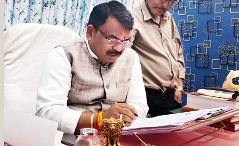 महाकाल मंदिर में उज्जैनवासियों को प्रवेश में दिक्कत, महापौर ने दी आंदोलन की चेतावनी