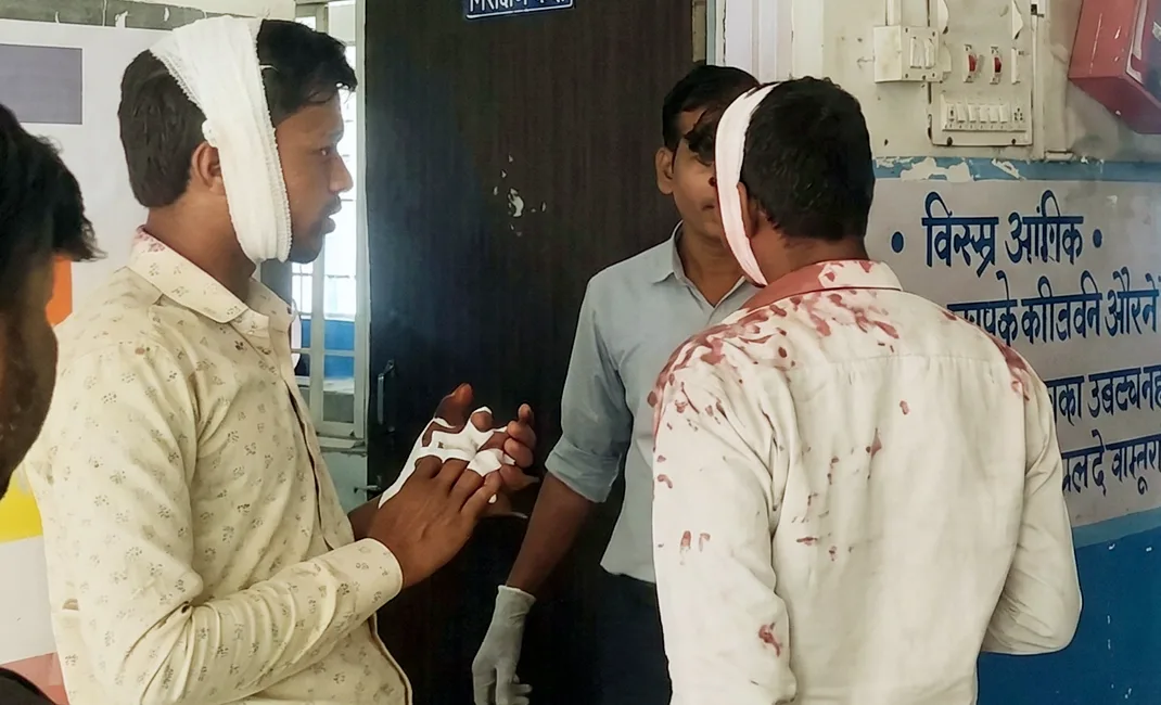 चंदोनी गांव में पुरानी रंजिश को लेकर खूनी संघर्ष, दो पक्षों में चलीं तलवारें, 10 लोग घायल