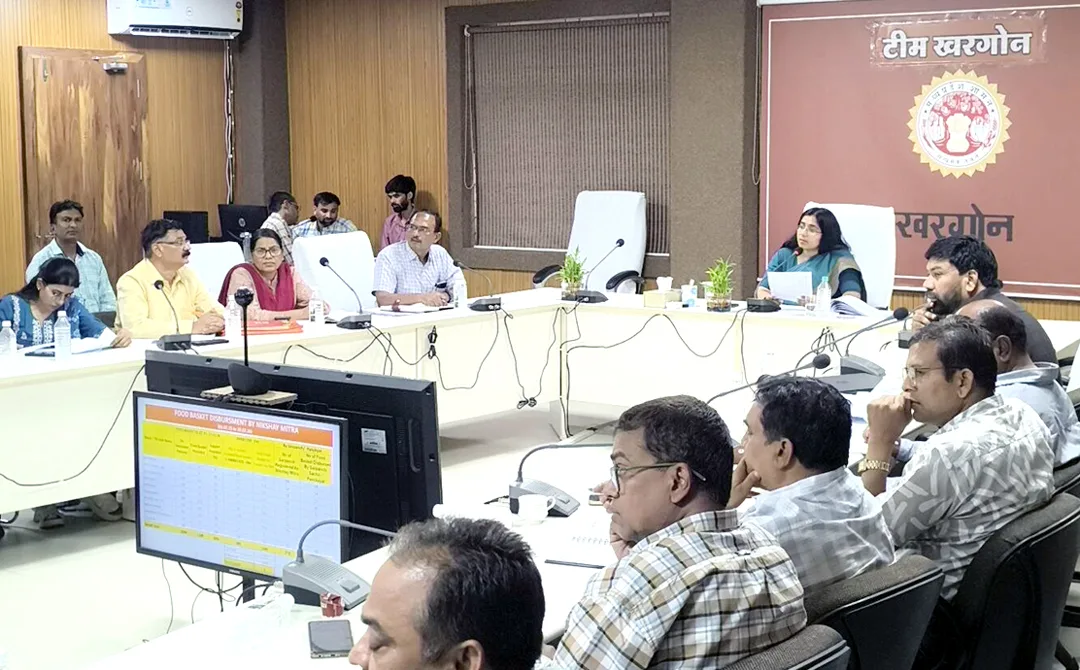 स्वास्थ्य सेवाओं में ढिलाई पर बरपा कलेक्टर का कहर, लापरवाहों का कटेगा वेतन