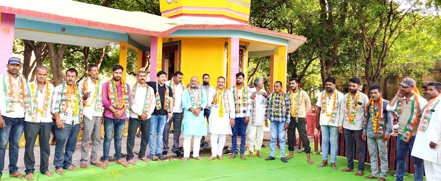 उज्जैन: महिदपुर विधानसभा क्षेत्र में बीजेपी को बड़ा झटका, बड़ी संख्या में कार्यकर्ता कांग्रेस में शामिल