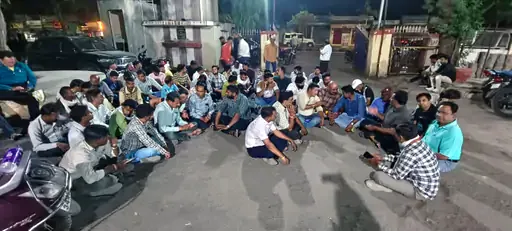 पटवारी सुसाइड मामला: 7 घंटे के धरने के बाद नायब तहसीलदार निलंबित