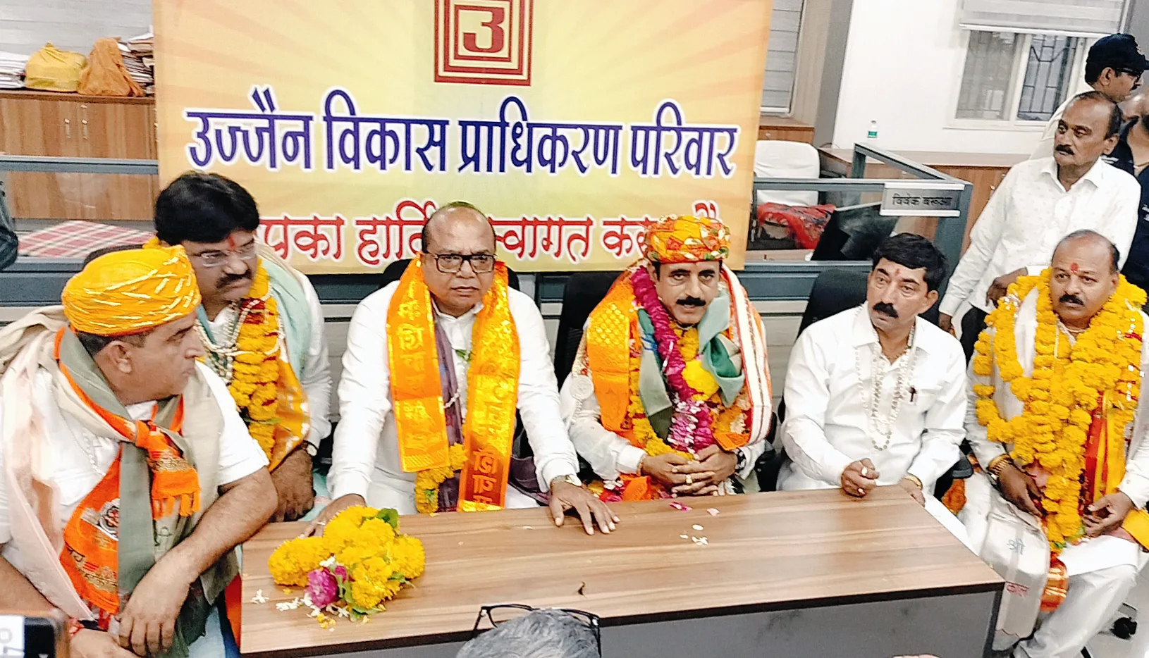 उज्जैन विकास प्राधिकरण के नवागत अध्यक्ष रवि सोलंकी ने संभाला पदभार