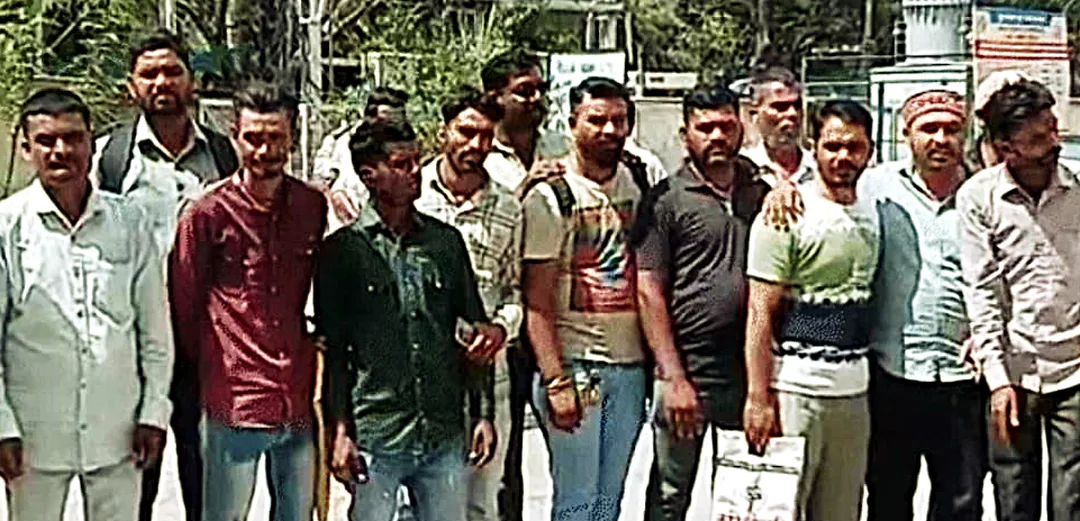 ओमकार केमिकल के कर्मचारियों की सुनने की क्षमता हुई खत्म, कलेक्टर से की शिकायत