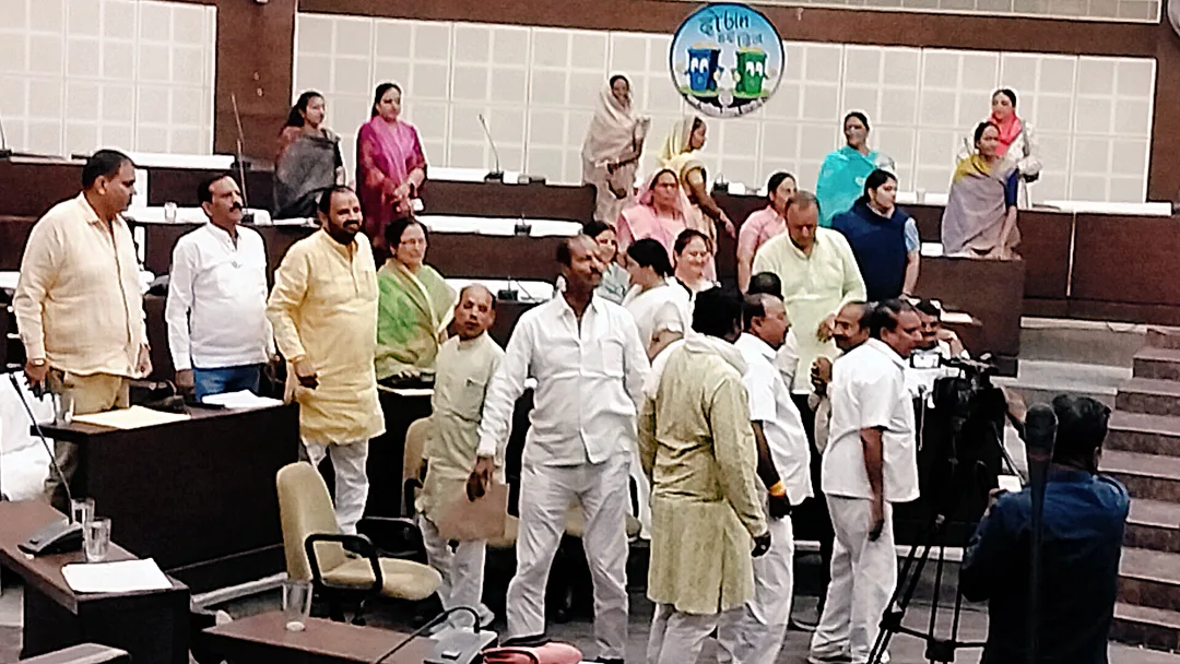 उज्जैन नगर निगम का हाई वोल्टेज ड्रामा: अधिनियम पास होने के बाद ‘धारा-30’ पर भिड़े पक्ष-विपक्ष
