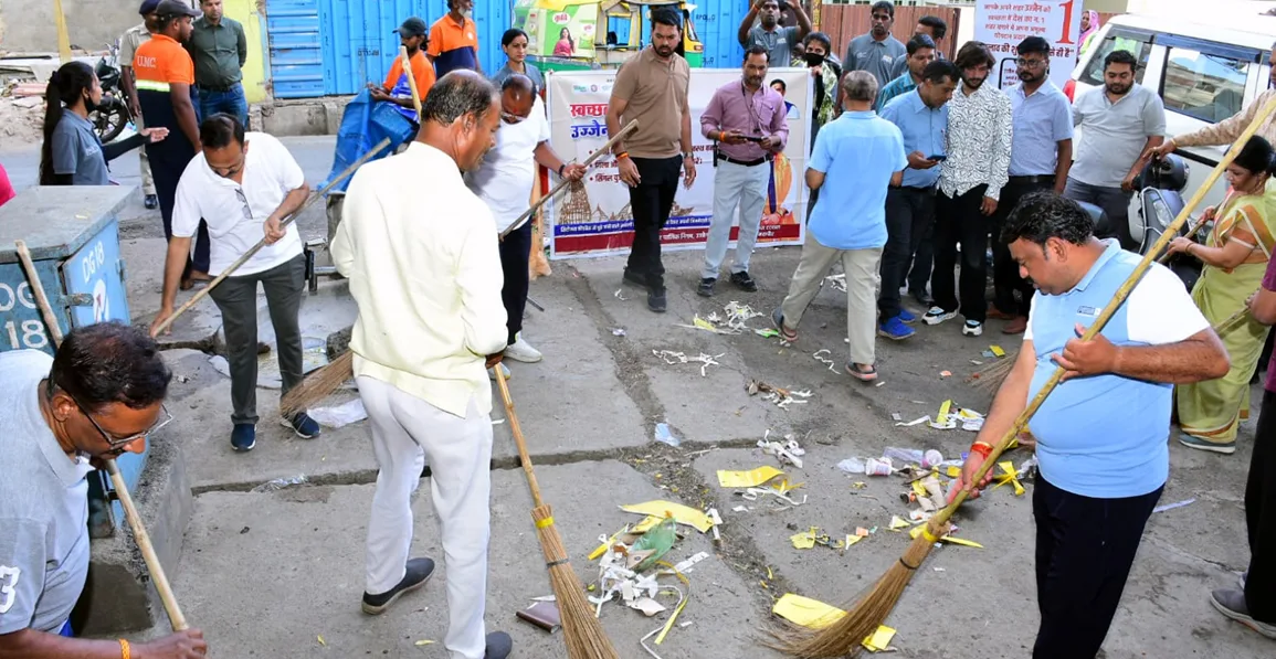 उज्जैन : सड़कों पर खड़े भंगार वाहन होंगे जब्त