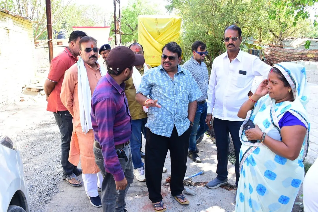 उज्जैन के हीरा मिल क्षेत्र में तीसरी बार डल रही पानी की पाइपलाइन, 25 लाख की लागत से खुलेगा प्यास का ‘अनलॉक’; निरीक्षण से क्षेत्रीय पार्षद गायब
