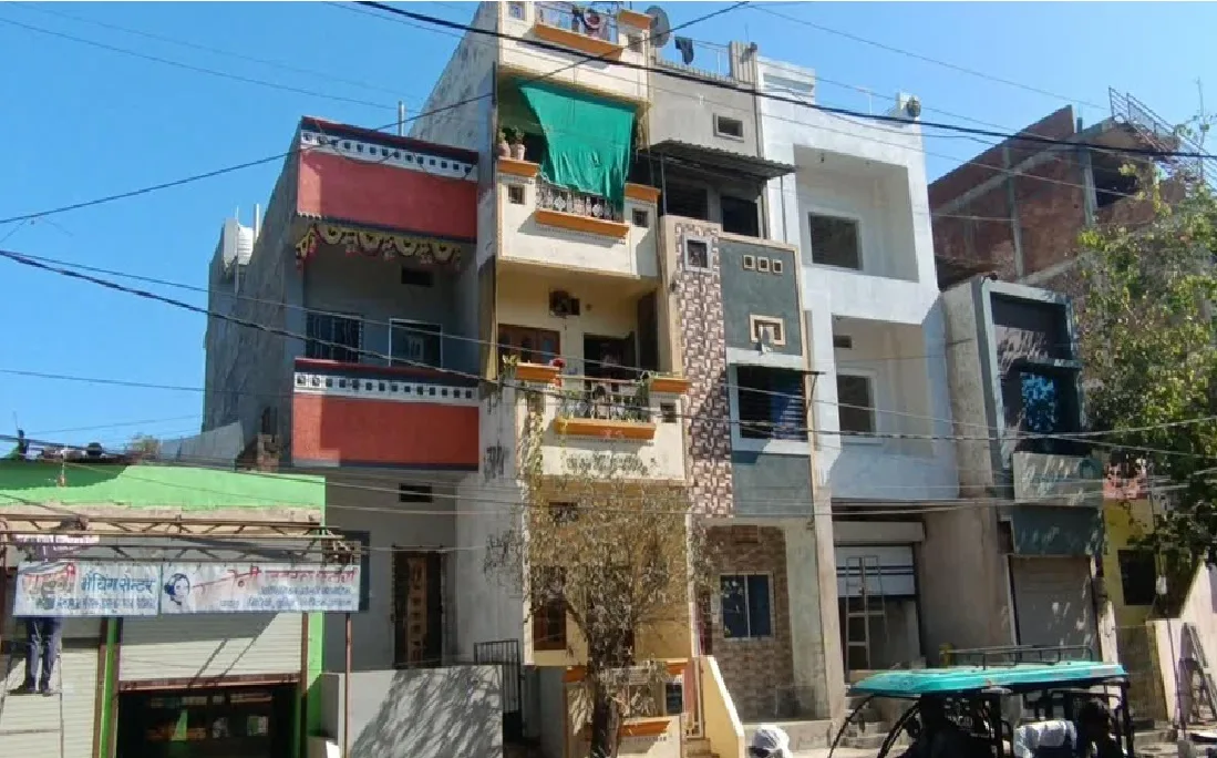 सिंहस्थ चौड़ीकरण: मुआवजे के लिए भटकते प्रभावित, अधिकारी और नेता सोशल मीडिया की रील में व्यस्त