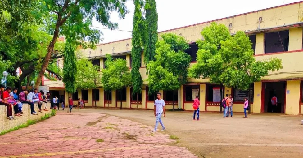 धार के कॉलेजों में प्रवेश प्रक्रिया जारी: परंपरागत पाठ्यक्रमों का दबदबा बरकरार, नए विषयों में सीटें खाली