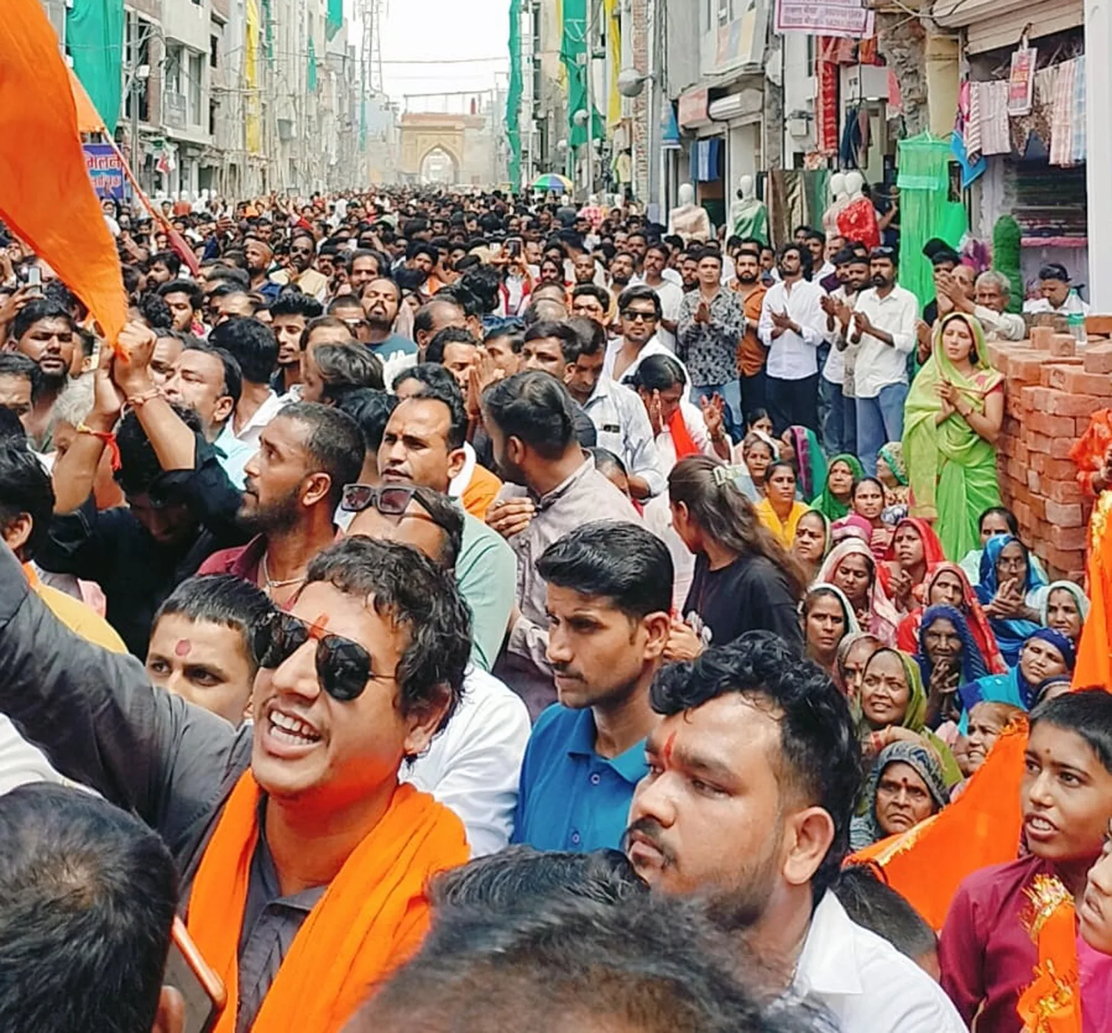 खड़े हनुमान मंदिर